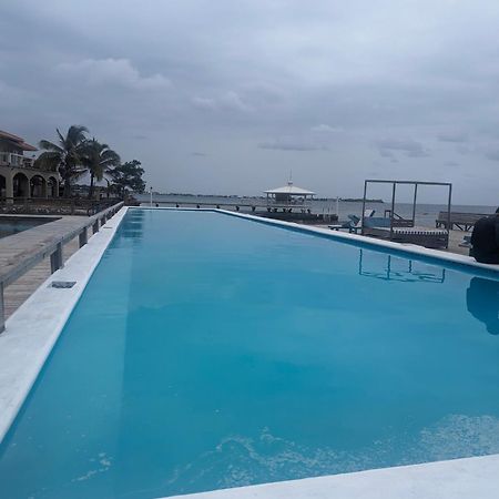 Coral View Beach Resort Útila Exterior foto